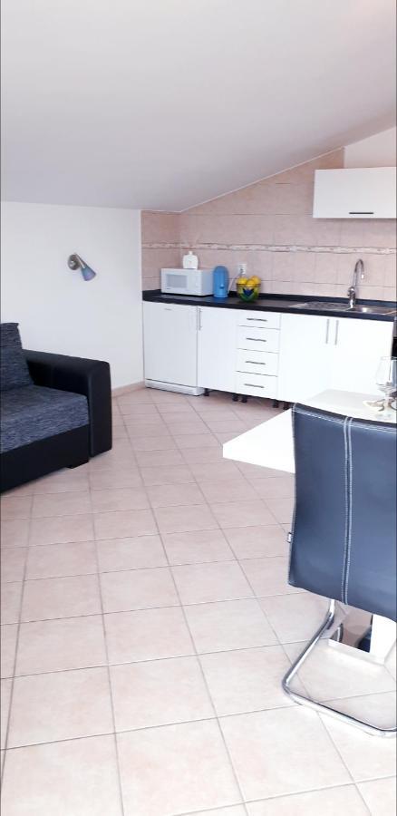 Apartment Antonio 비오그라드나모루 외부 사진