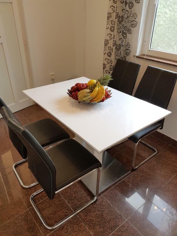Apartment Antonio 비오그라드나모루 외부 사진