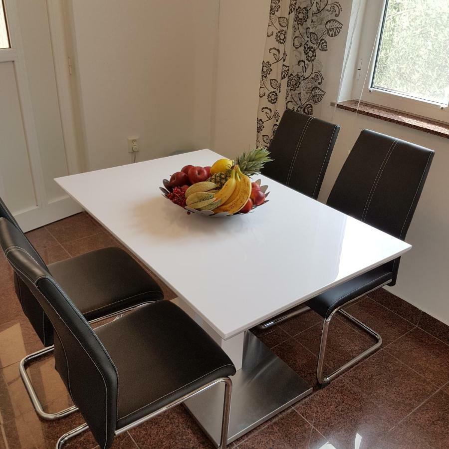 Apartment Antonio 비오그라드나모루 외부 사진