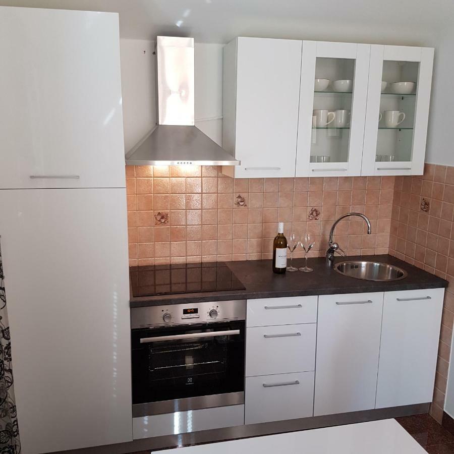 Apartment Antonio 비오그라드나모루 외부 사진