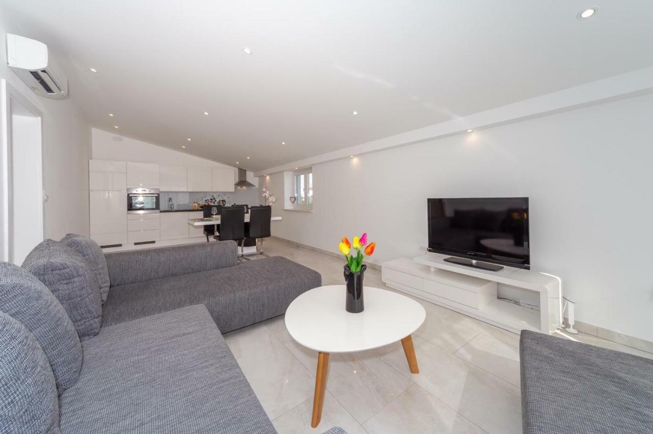 Apartment Antonio 비오그라드나모루 외부 사진