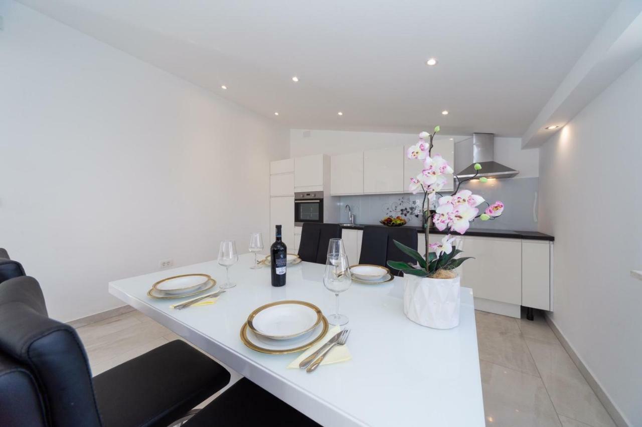 Apartment Antonio 비오그라드나모루 외부 사진